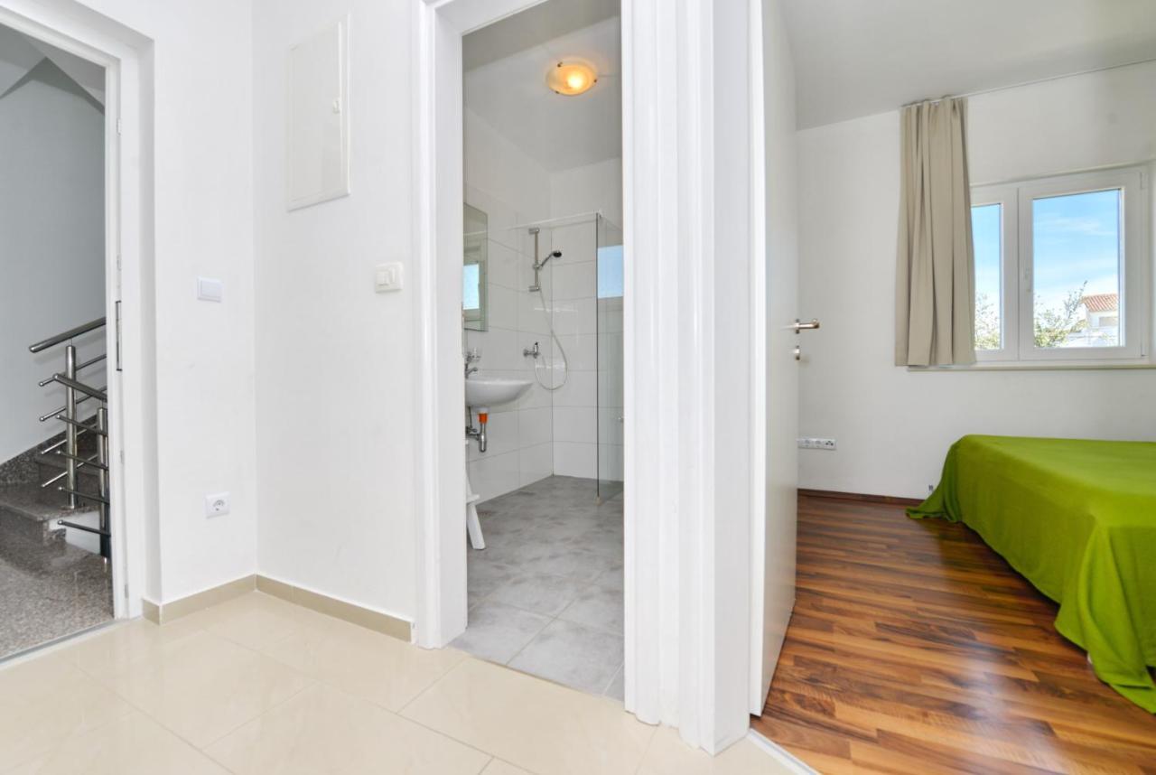 Apartments Verita Pakoštane Eksteriør billede
