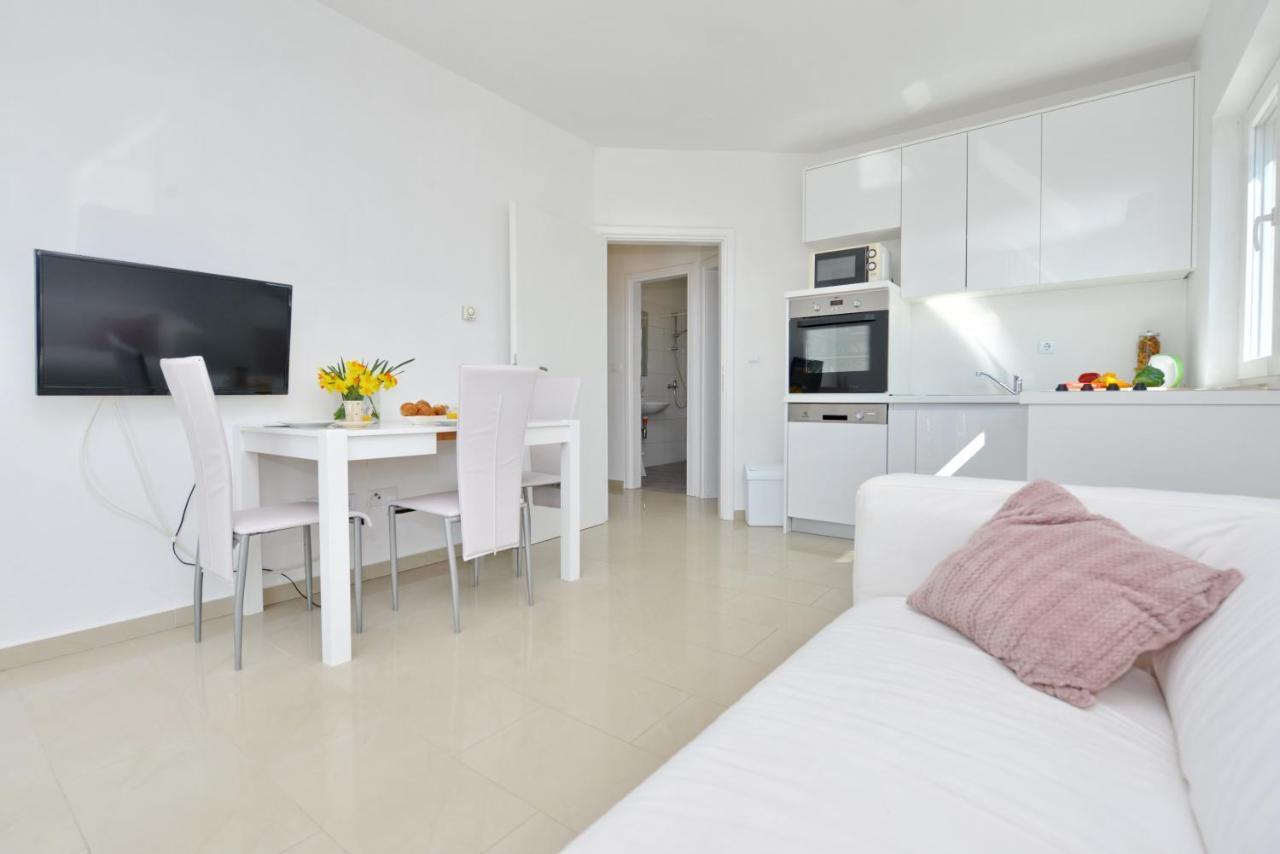 Apartments Verita Pakoštane Eksteriør billede