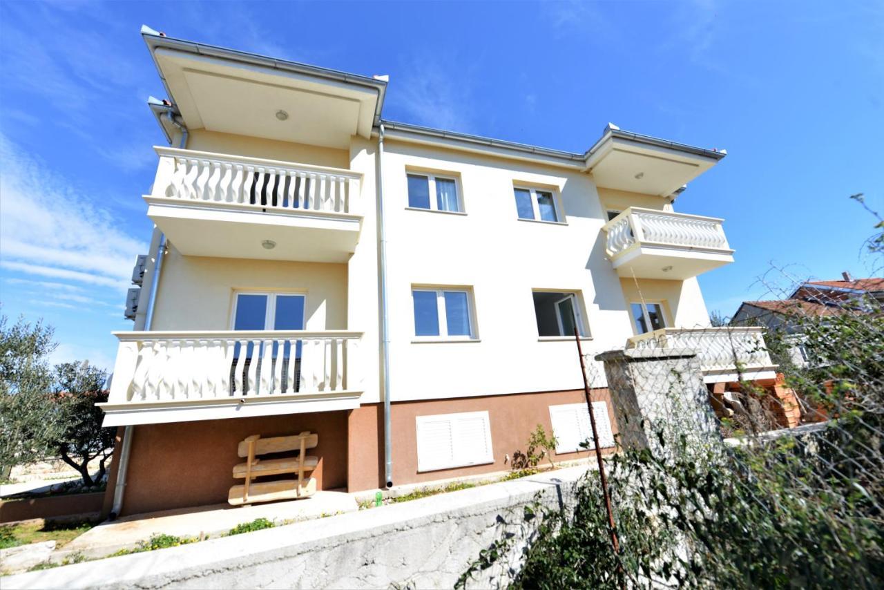 Apartments Verita Pakoštane Eksteriør billede