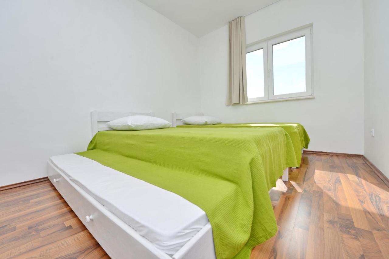 Apartments Verita Pakoštane Eksteriør billede