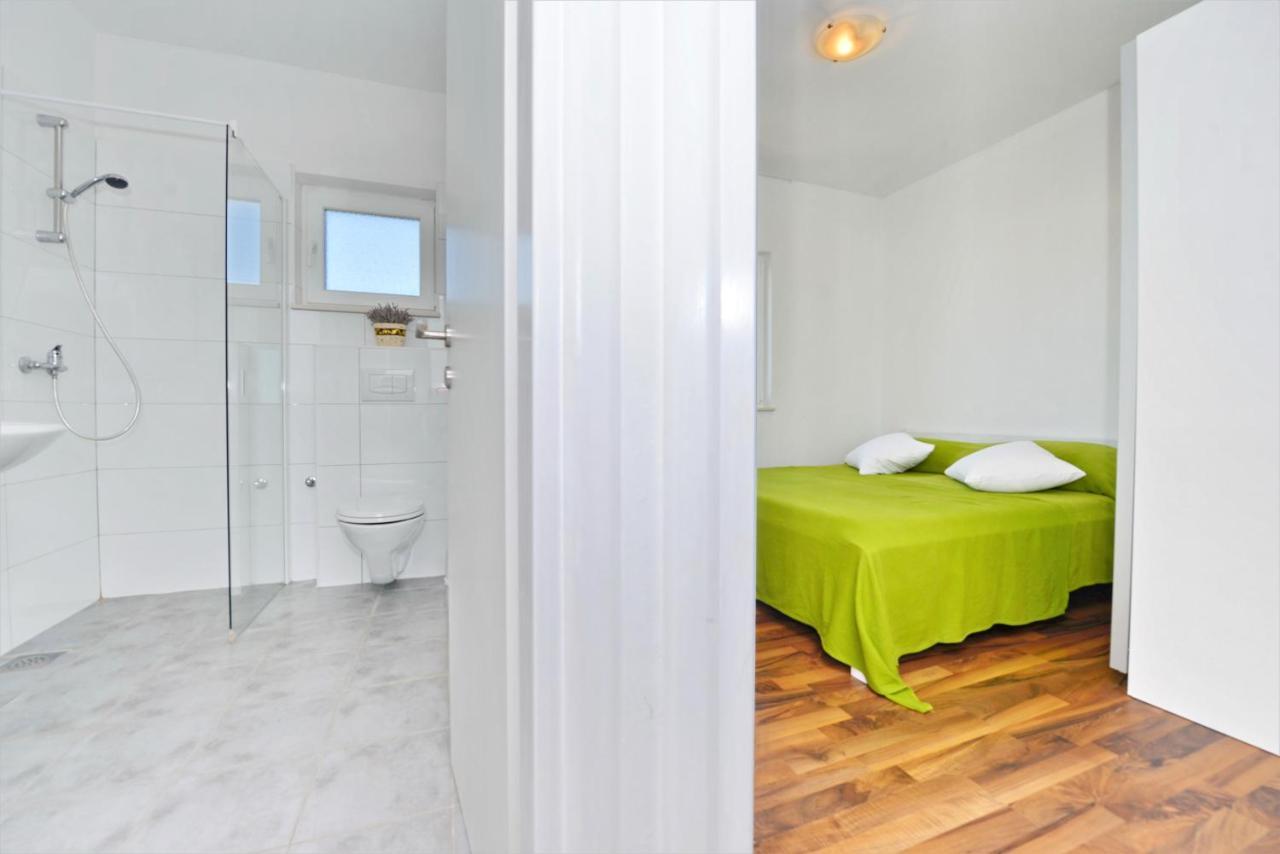 Apartments Verita Pakoštane Eksteriør billede