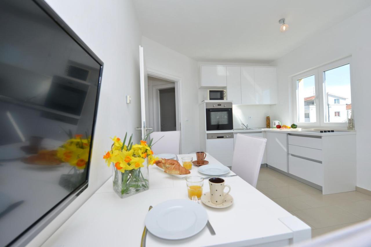 Apartments Verita Pakoštane Eksteriør billede