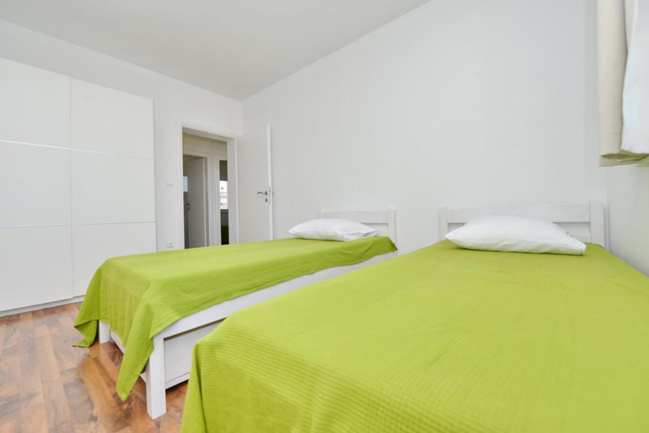 Apartments Verita Pakoštane Eksteriør billede