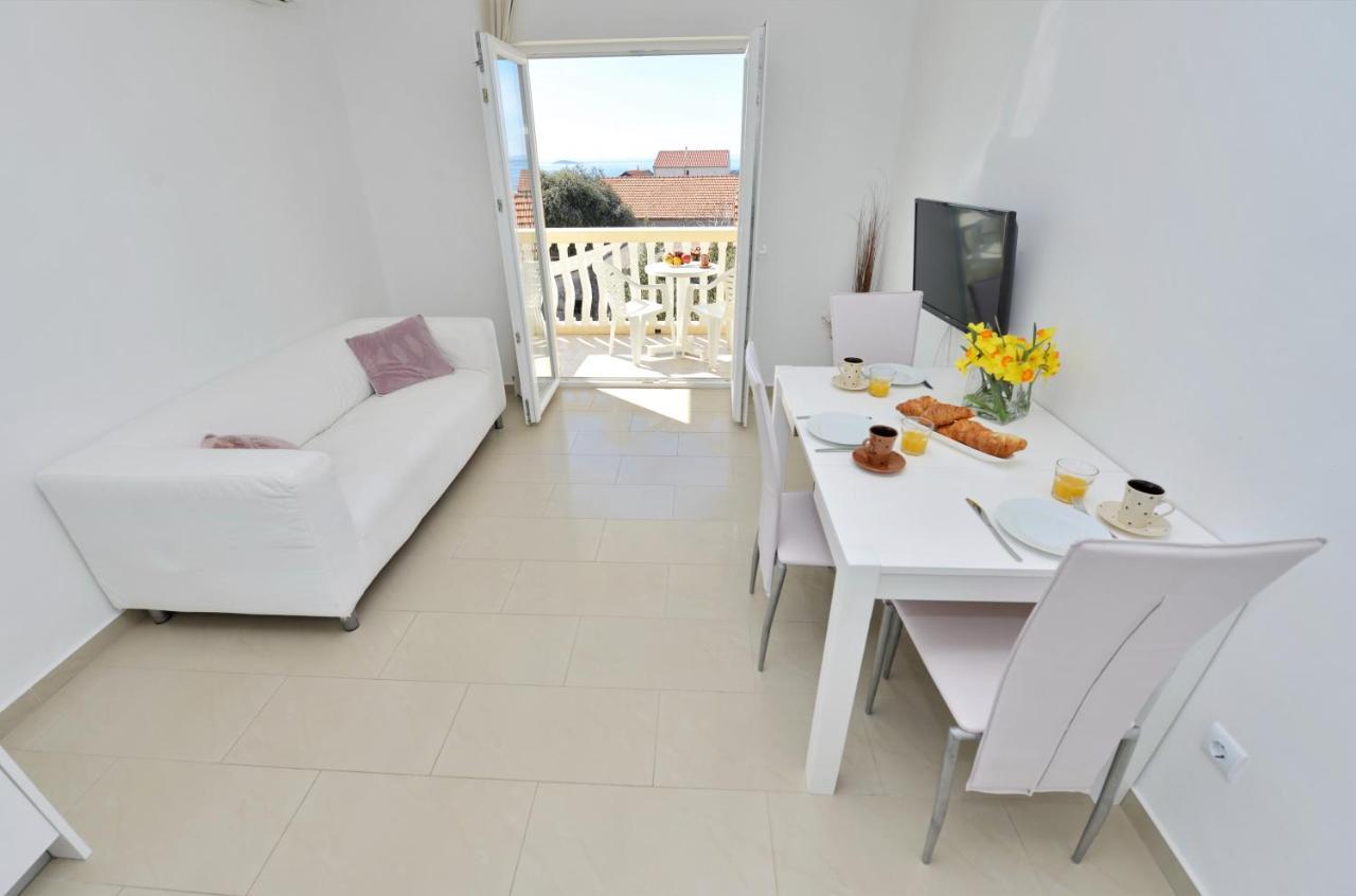 Apartments Verita Pakoštane Eksteriør billede
