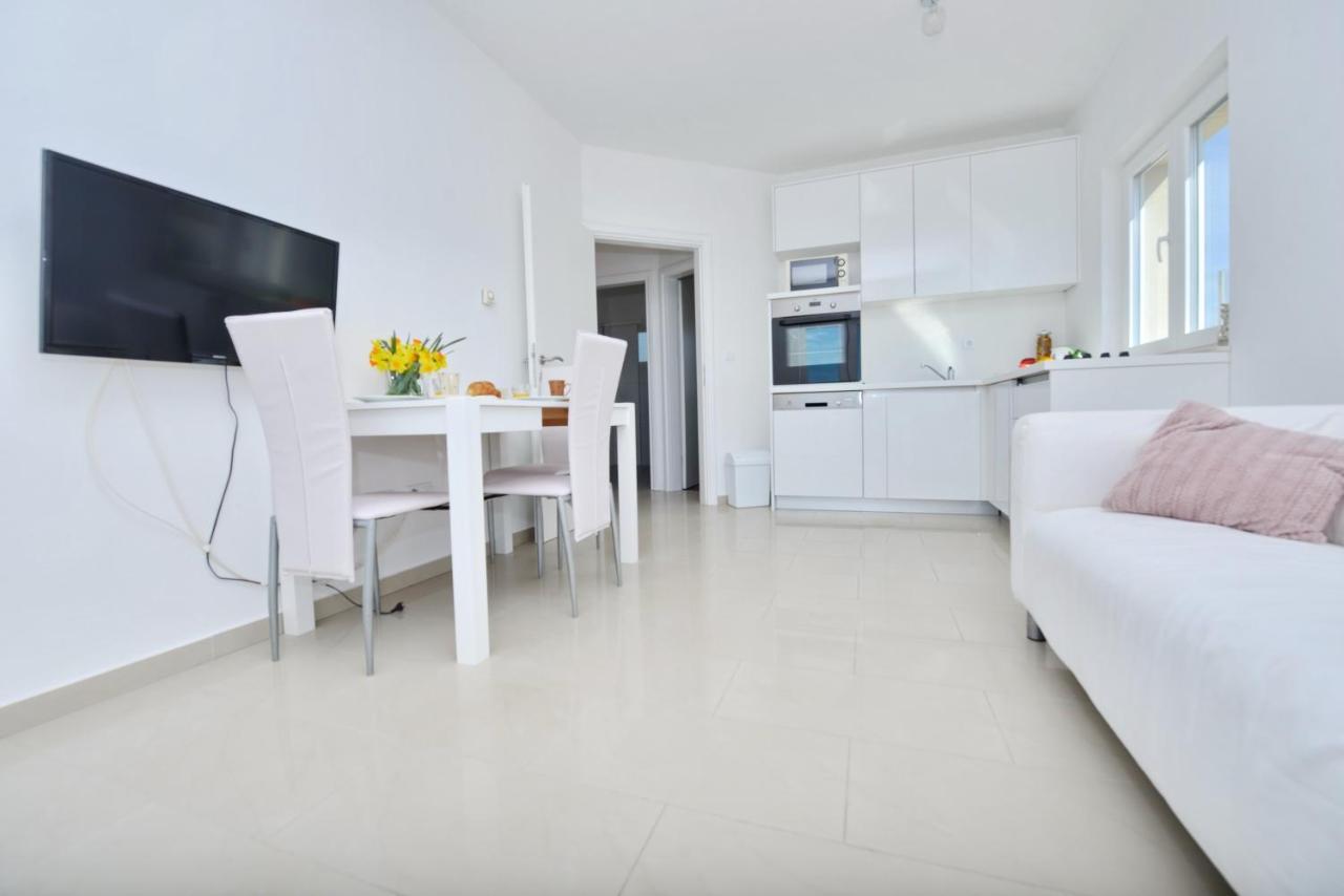 Apartments Verita Pakoštane Eksteriør billede