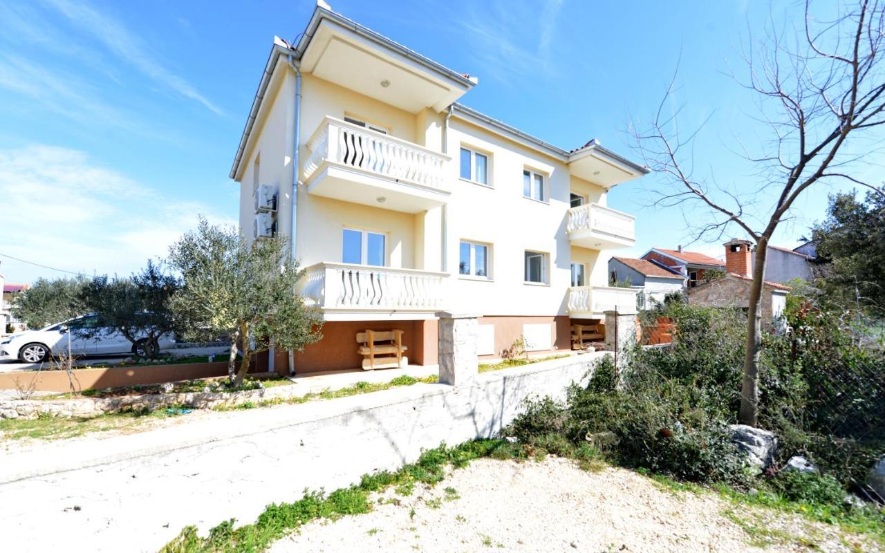 Apartments Verita Pakoštane Eksteriør billede